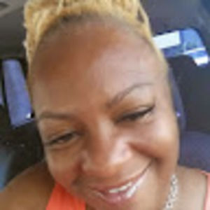 Meet your Posher, Devona